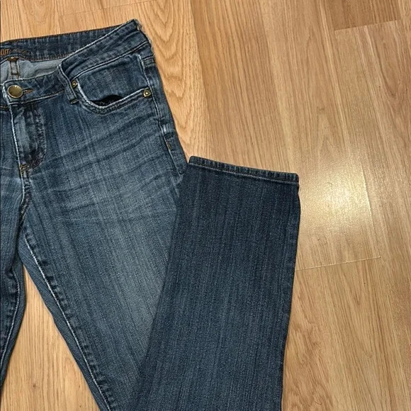 Kut From The Kloth Distressed Classic Jeans Size 6 - Picture 4 of 15